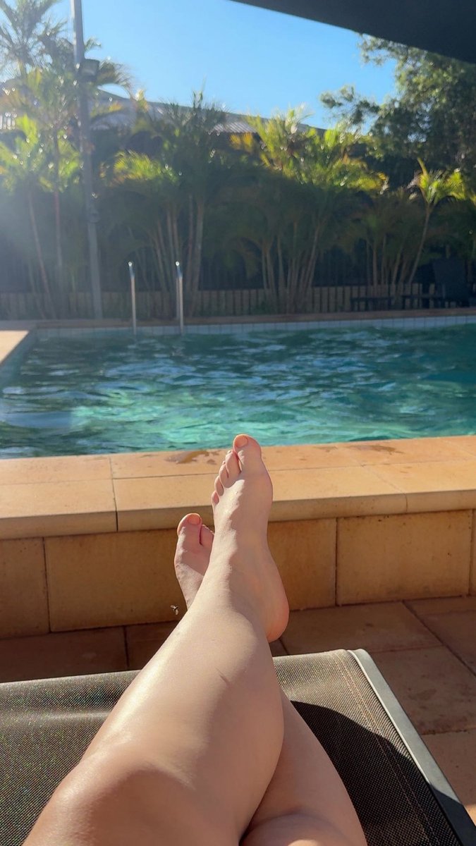 QueenSav777's tweet photo. Sitting by the pool whilst spending your money 😌

Ausfindom Ausfemdom wallet Auspaypig Footfreak Footfetish https://t.co/o0LM71PQvh
