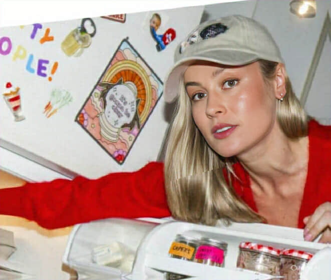 BLWorldW's tweet photo. Something about Brie Larson in this picture.... https://t.co/NO01rZAtDr