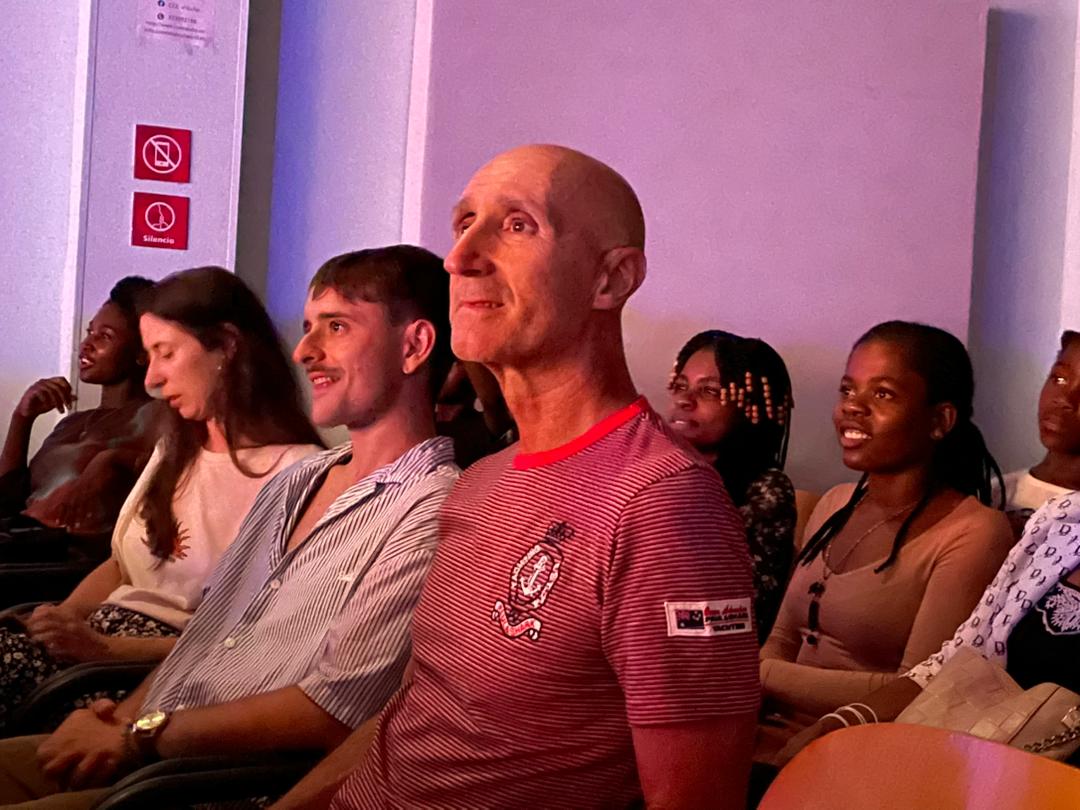ccemalabo's tweet photo. Finaliza la Residencia Artística AfrOeste 2025 con una emocionante presentación final, dirigida por Gorsy Edu y Paola Soledad Correa, con la participación de HM Dance y percusionistas locales, en el Centro Cultural de España en Malabo.
@AECID_EspMalabo @EmbEspMalabo #EspañaEnGE https://t.co/afarETzXaQ