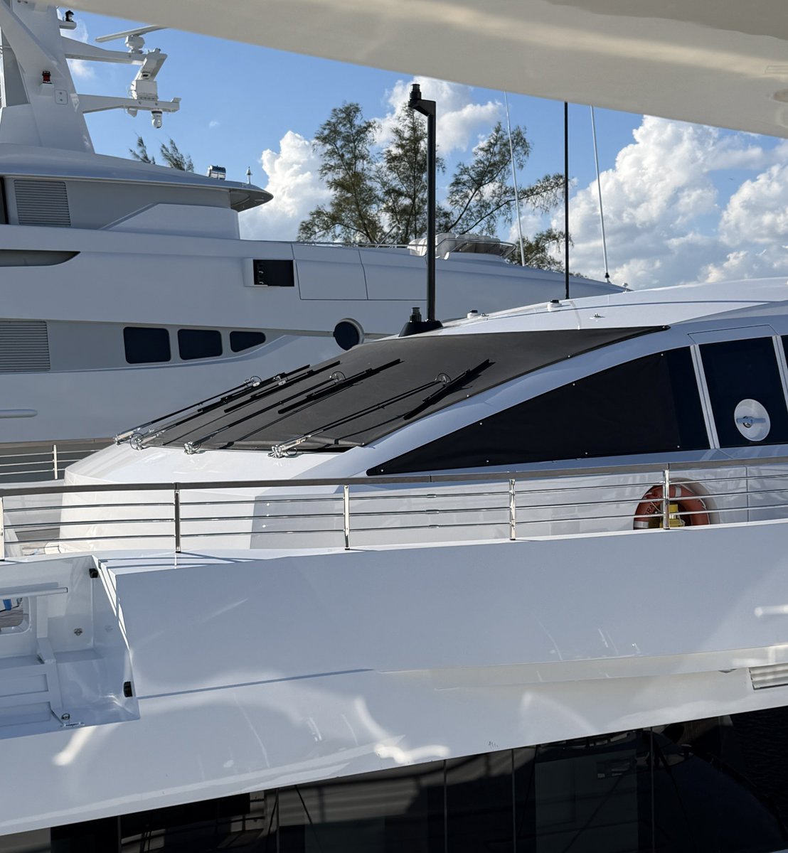 Is it me or does this yacht look like a cybertruck?