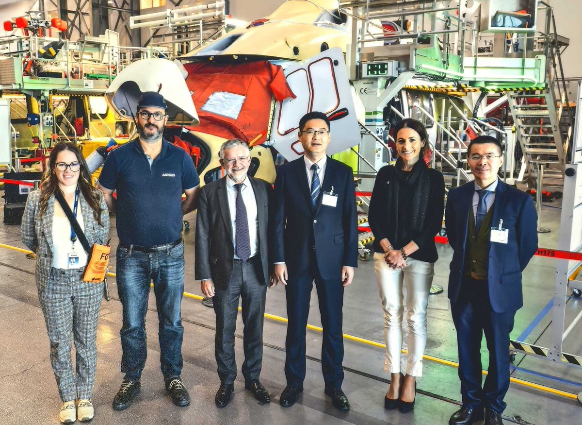 Le Consul Général He Youlin visite Airbus Helicopters
marseille.china-consulate.gov.cn/fra/zlgzxhd/20…