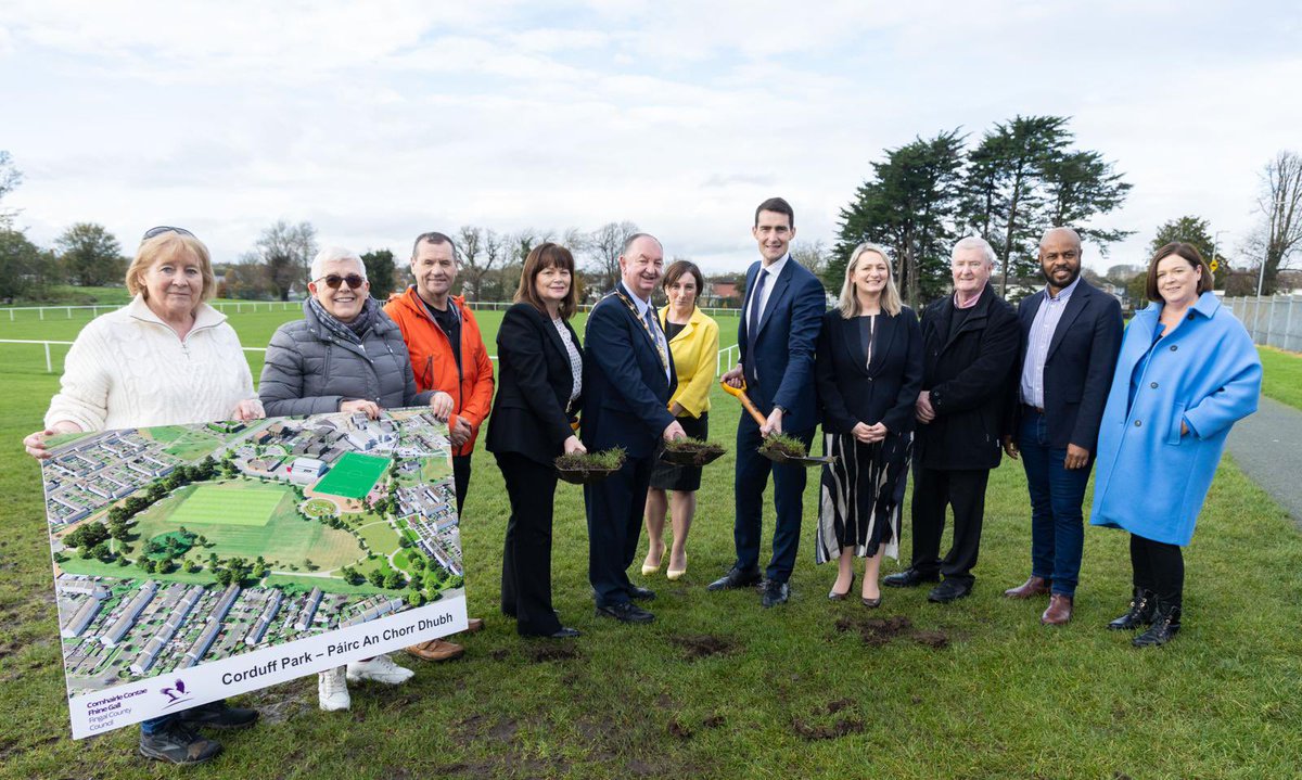 jackfchambers's tweet image. Wonderful occasion this week to turn the sod with @Fingalcoco on the €2m development project for Corduff Park including a new all weather football pitch for @CorduffFC , a local playground and many new local amenties.