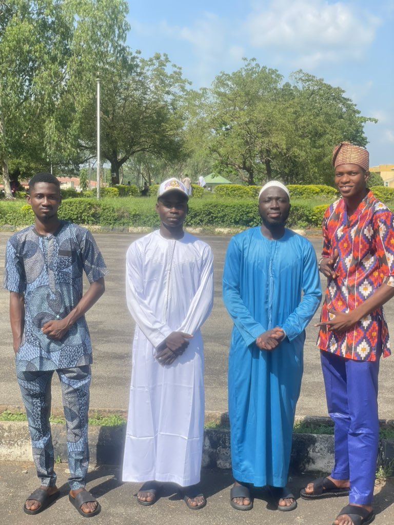 OxOlaniyi's tweet image. It’s Friday 

May we  witness many more 🤍🤲

@simply_dominion