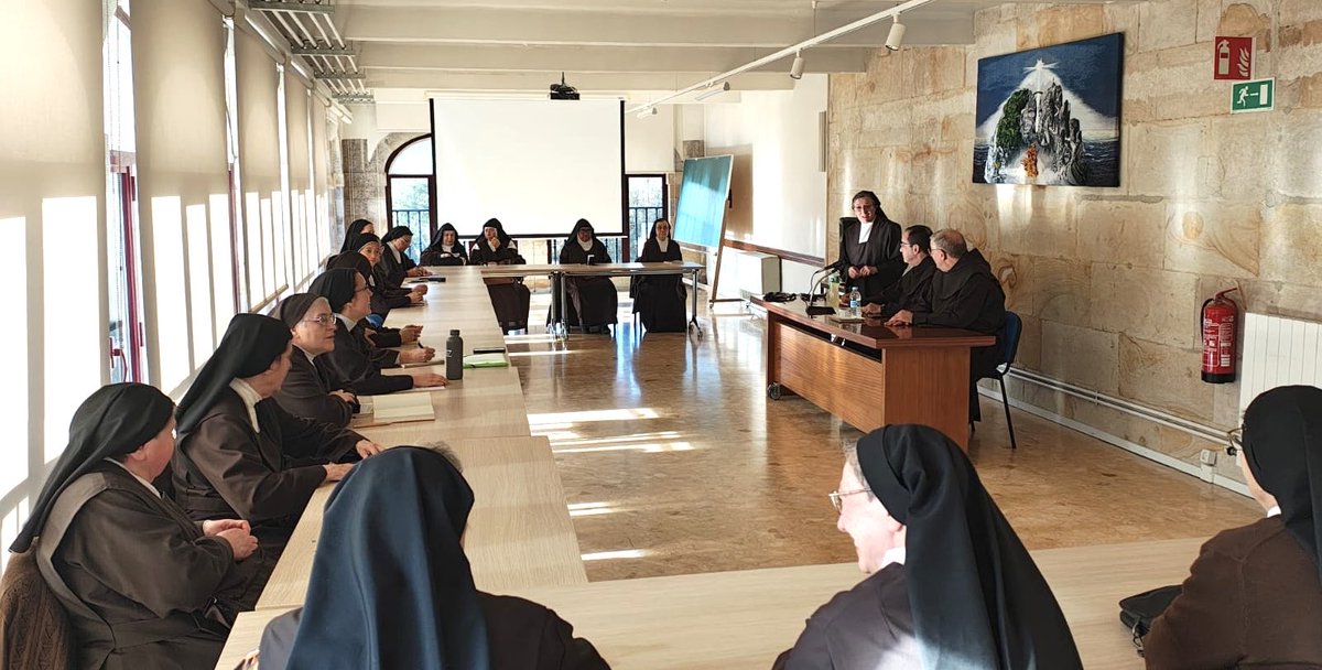 ocdnavarrainfo's tweet photo. P.General,Miguel Márquez OCD está visitando la Provincia de Navarra como conclusión de la Visita General que ha realizado el P.Agustí Borrell OCD;esuna alegría contar entre nosotros con el Superior General cuya misión principal es acompañar y animar a toda la Familia Carmelitana. https://t.co/LpvbrtN1HR