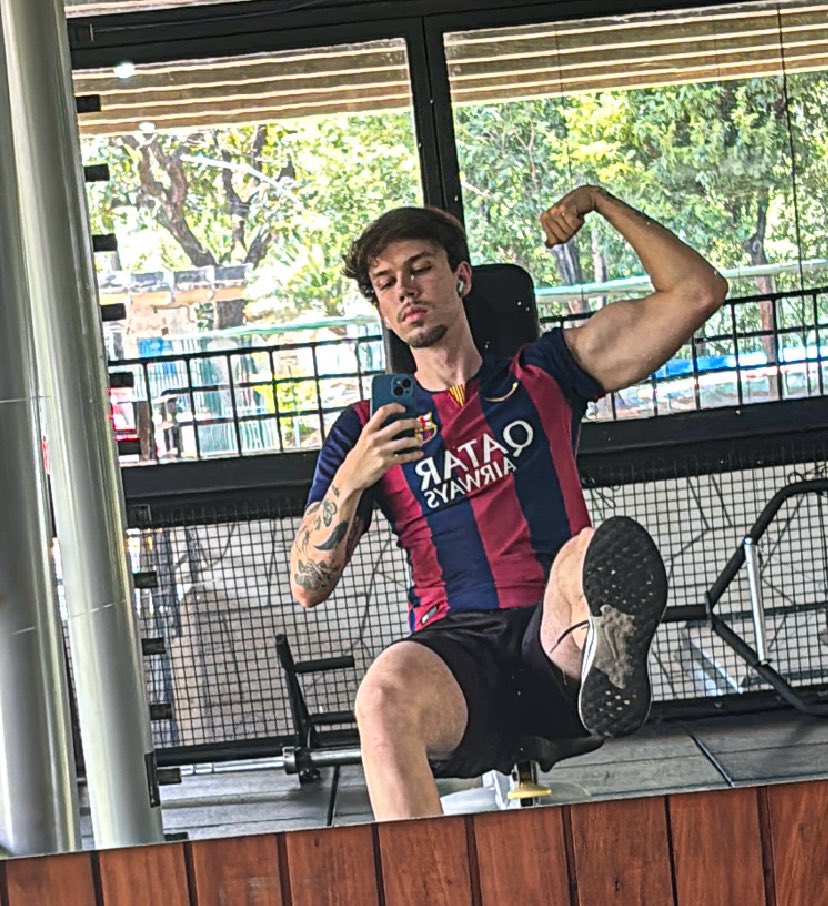 Fazendo o q tem q ser feito…
Minha força só aumenta e sua resistência só diminui🔥🤑