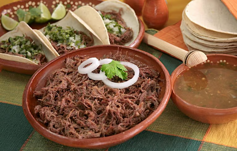 ¿A dónde ir?  La edición 20 de la Feria Regional del Pulque y la Barbacoa se llevará a cabo del 14 a 16 de noviembre. Se realiza en la explanada de la Alcaldía Magdalena Contreras, donde encontraran expositores tanto de barbacoa como de pulque, con curados y sabores especiales.