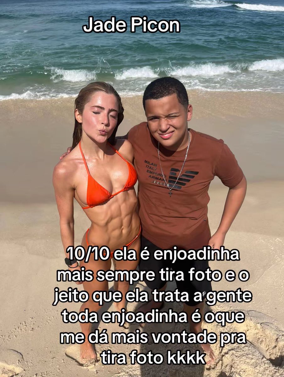 paiva's tweet image. vsf esse tiktok do querido dando review pros famosos que ele ja encontrou e tirou foto kkkkkkk