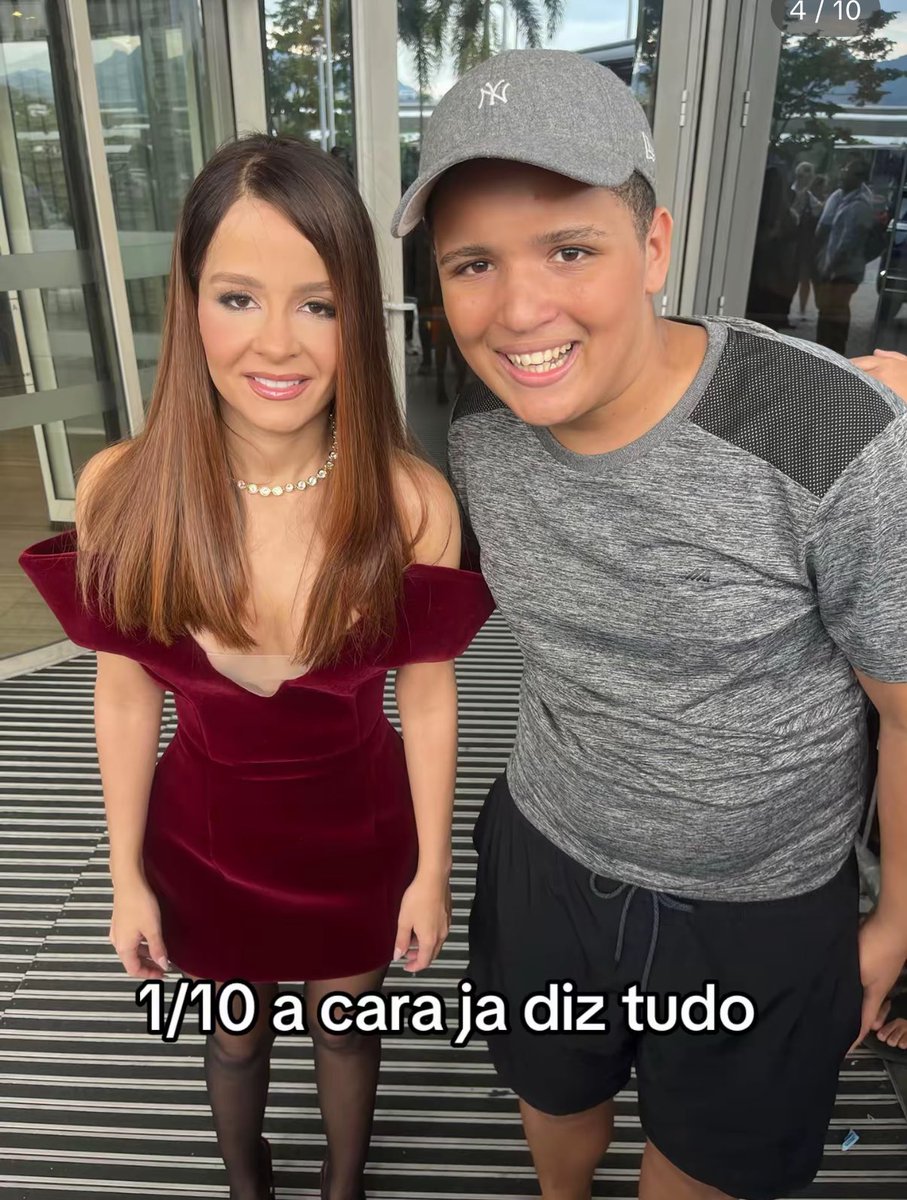 paiva's tweet image. vsf esse tiktok do querido dando review pros famosos que ele ja encontrou e tirou foto kkkkkkk