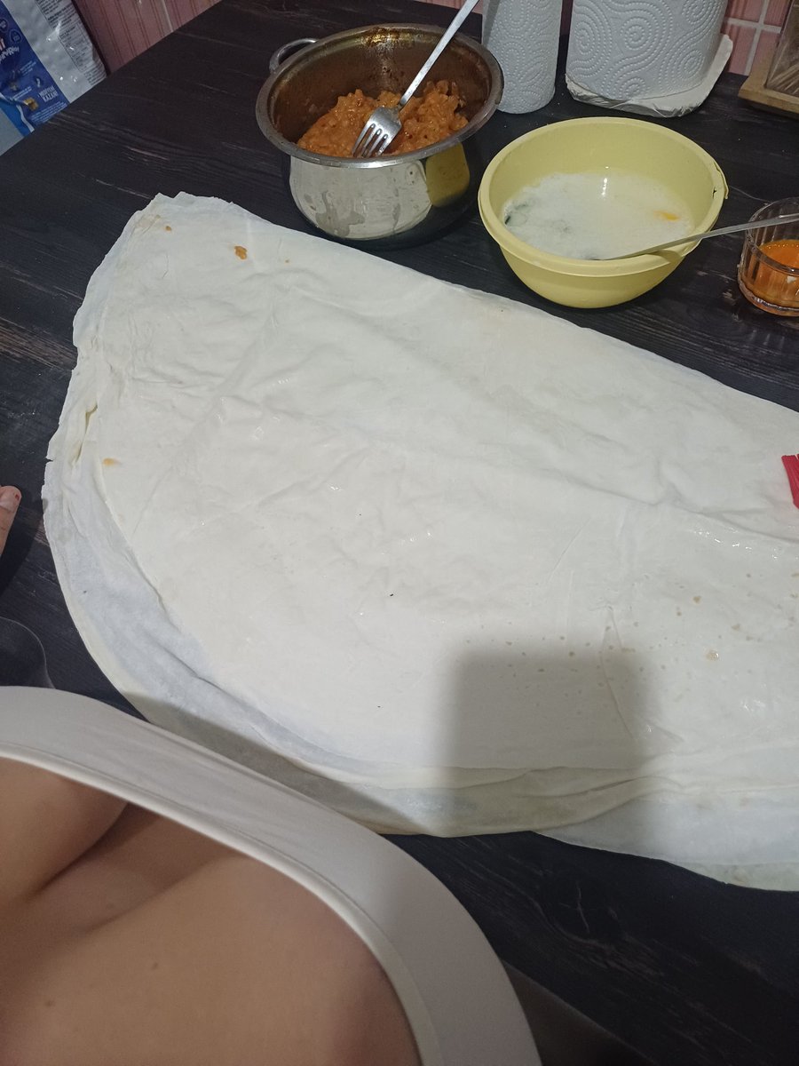 Börek hazır olsun da çağırırız illaki güzel dostları misafirliğe