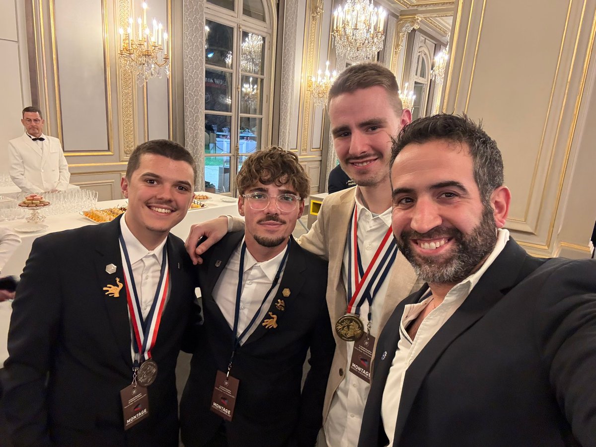 cosmyx3d's tweet image. La filière française de la #FabricationAdditive au palais de l’#Élysée avec leurs médailles #WorldSkills France

Titouan Jacquemart – Champion de France 2025 
Alexis AUBERT – Vice-Champion de France 2025 
Raphael CRIADO – Champion de France 2023 et Vice-Champion du Monde 2024