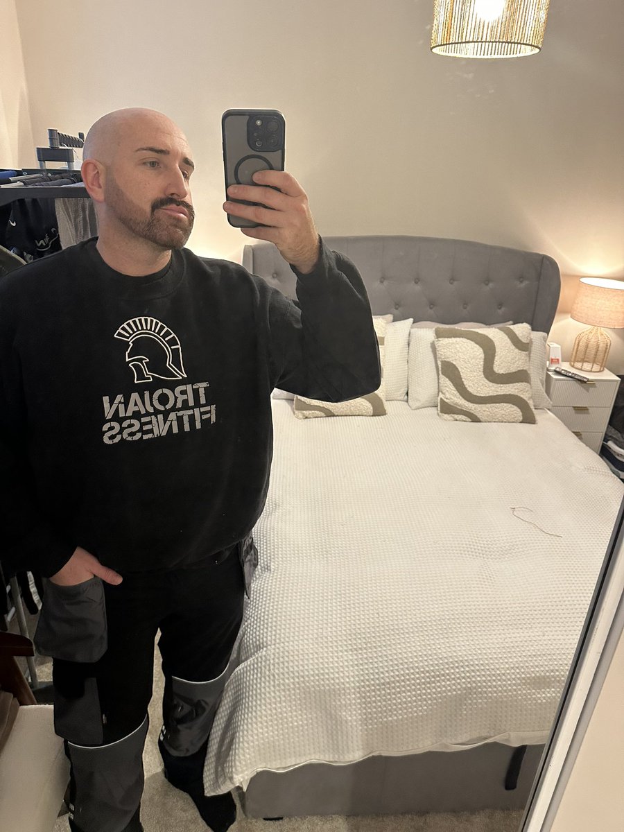 UKPIGLET tweet media