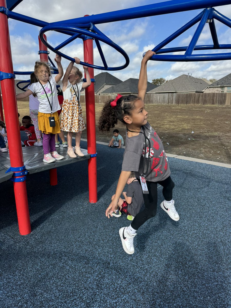 Pure joy at kindergarten recess! #NCEstrong <a href="/melissaisd/">Melissa ISD</a>