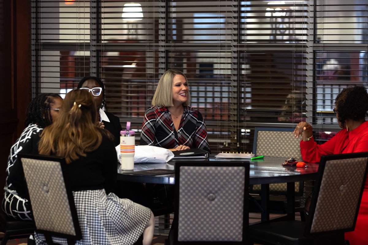 wku's tweet image. Kicked off the First-Generation Student Leadership Conference with so many inspiring speakers who shared their stories and experiences.

#WKU #FirstGen #StudentLeadershipConference