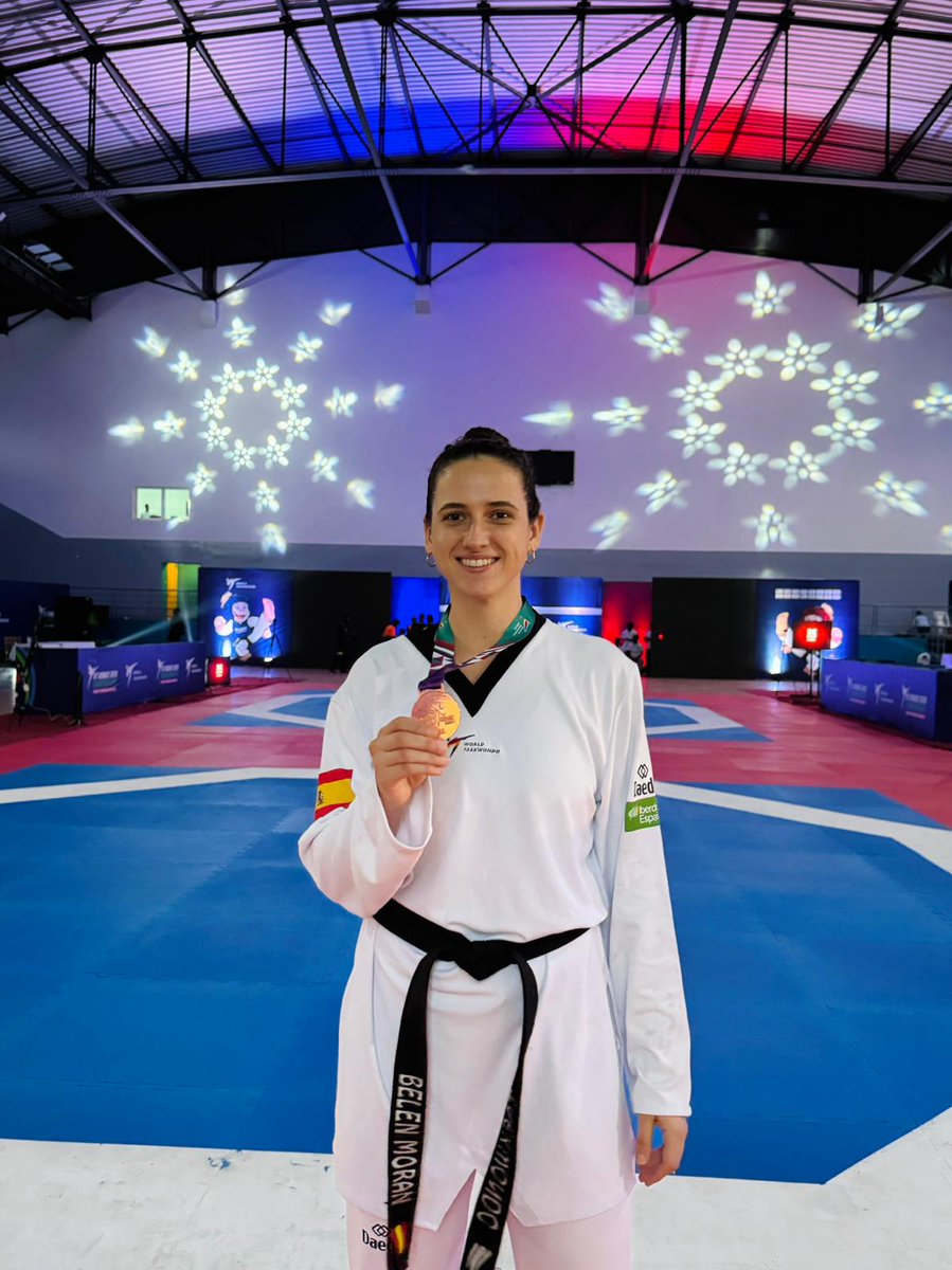 IsmaelBernabal's tweet photo. Nuestra deportista andaluza Belén Morán ha brillado en el WT Women’s Open Championships de Taekwondo, celebrado en Malabo, Guinea Ecuatorial, donde ha conseguido una magnífica medalla de bronce con la Selección Nacional.
@DeporteAND
@FAOlimpica
@Fataekwondo @TAEKWONDORFET https://t.co/c9JYaOVMNJ