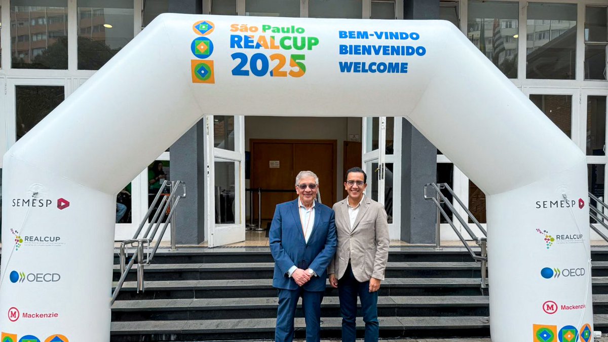 Universidad Ecotec tweet media