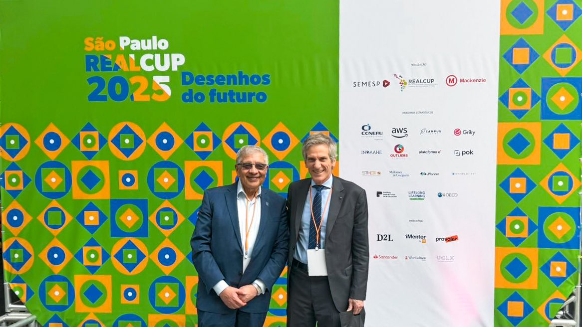 Universidad Ecotec tweet media