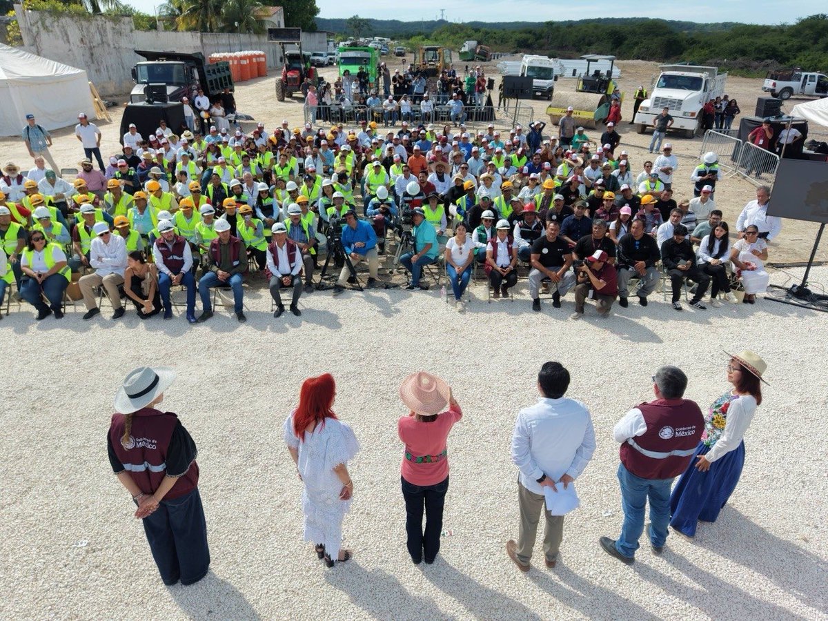 Dimos el banderazo de arranque a las obras de Agua para Campeche con la Presidenta <a href="/Claudiashein/">Claudia Sheinbaum Pardo</a> y la gobernadora <a href="/LaydaSansores/">Layda Sansores</a>. El objetivo es llevar agua potable a todos los hogares del estado.