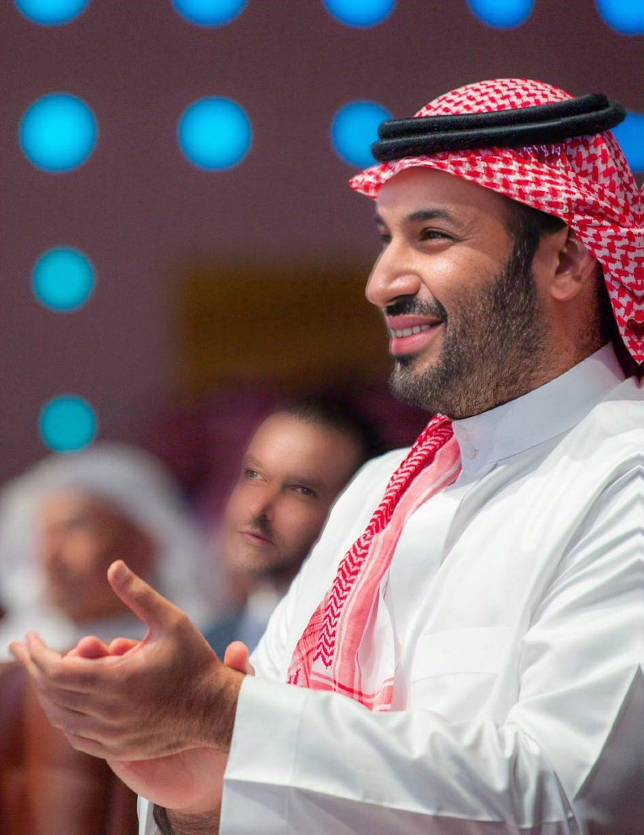 غداء وعشاء سموه يوم 18 نوفمبر في البيت الأبيض.
وبروتوكولات لا تُمنح إلا لقادة الدول الكبار.
ليس أمرا عابرا، بل رسالة واضحة من الادارة الأمريكية: #محمد_بن_سلمان يقف اليوم في صدارة قادة العالم تأثيرا وحضورا، وشريكا لا يمكن تجاوزه في صناعة القرار الدولي.

** لا حدود لفخرنا بقائدنا..