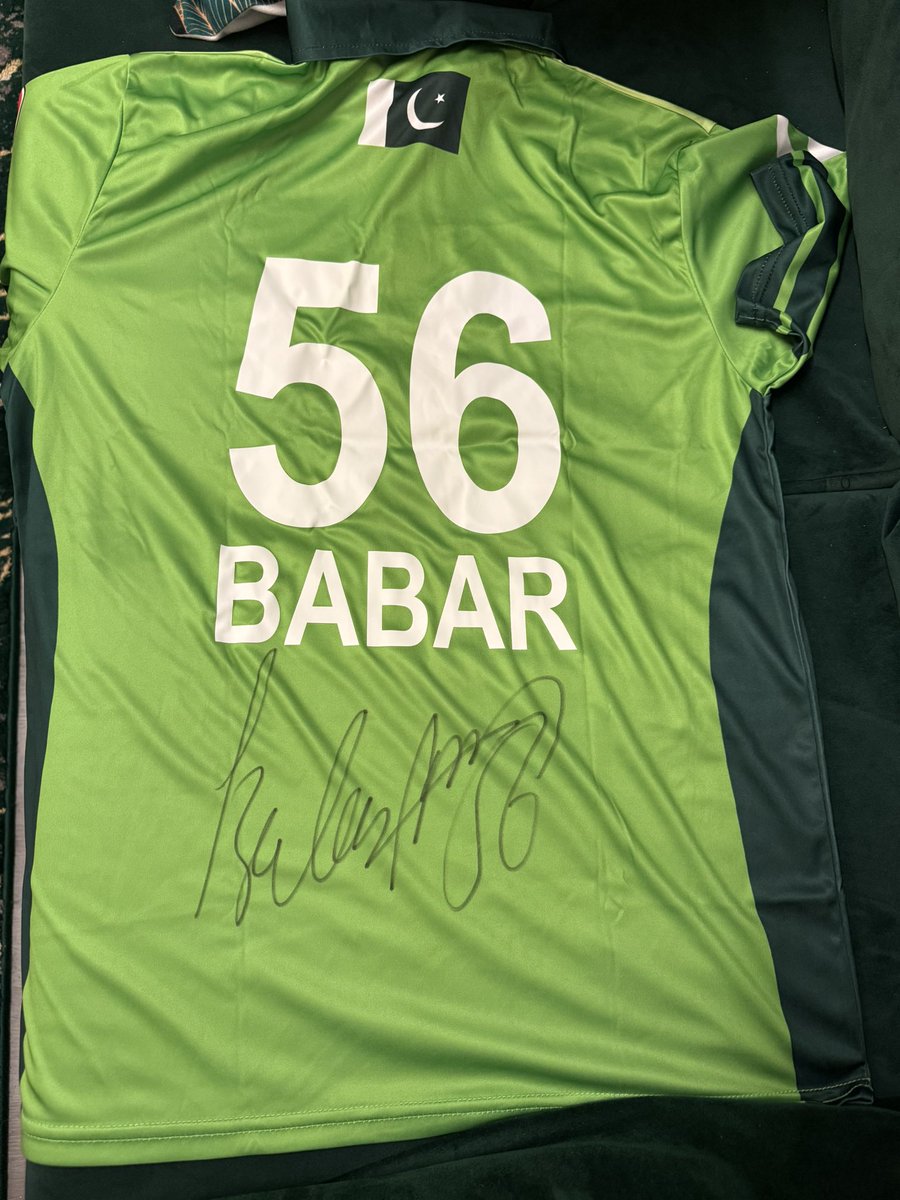 On this beautiful day its a give away time this #BabarAzam signed shirt who wants it? 
#BabarAzam𓃵 
One lucky fan will get it 🫶🏻