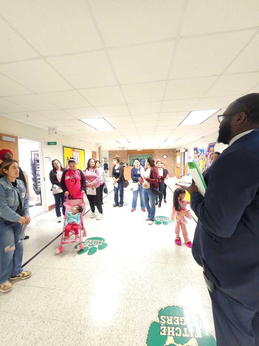 EdwardTitche's tweet image. Thank you for attending Coffee ☕️ with Principal Williams! Your parental support encourages our scholars to stay motivated in the classroom. We appreciate you 💯