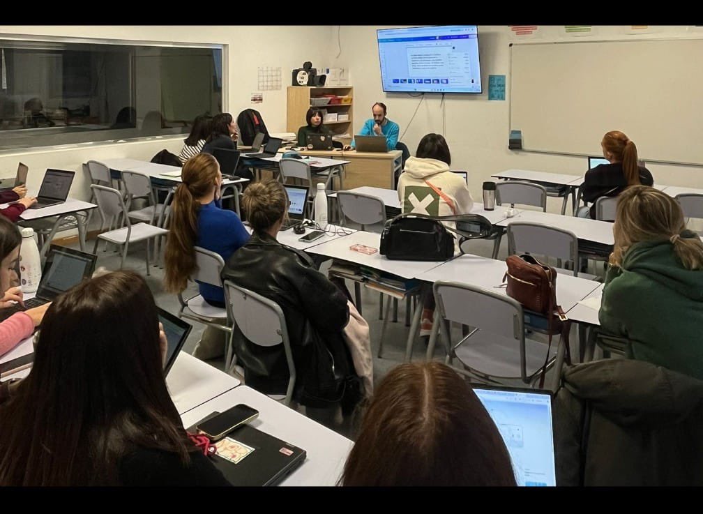 Aprendiendo un poco más sobre <a href="/canva/">Canva</a>  con <a href="/AlbertoylasTIC/">Alberto y las TIC✏️✨</a> #Canva