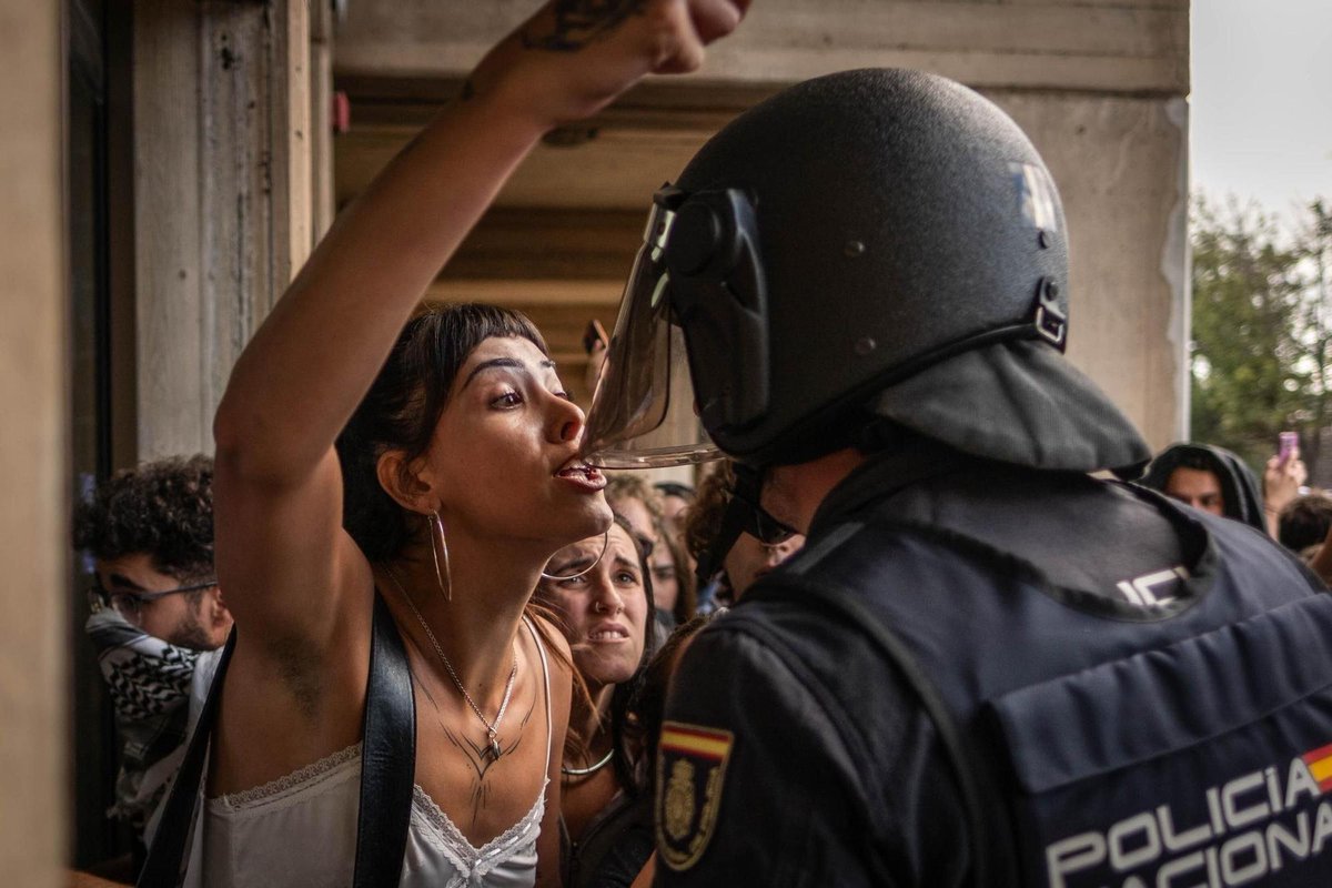 VITO QUILES EN LA LAGUNA Vs. 
LA DIGNIDAD 👇🏾

 📷 Andrés Gutiérrez | El Día #Tenerife