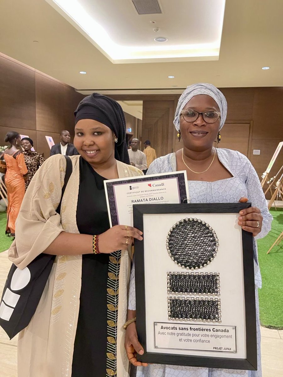 La gratitude est la mémoire du cœur

Merci infiniment à <a href="/ASFCanada/">Avocats sans frontières Canada</a> et à toute son équipe du Mali, pour cette reconnaissance qui me rappelle que peu importe notre position, nous pouvons soutenir et aimer les autres.