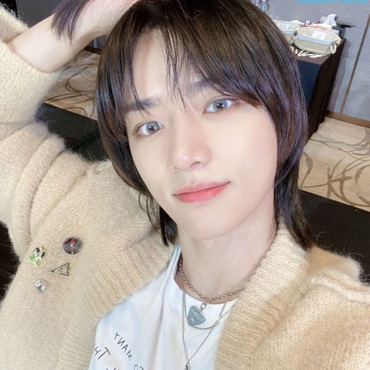 BAMQUETTE's tweet image. I could be fresh air, might be the girl of your dreams
There's no need to hide if you're into me
'Cause I'm into you quite intimately
And maybe one night could turn into three
Well, I'm down to see