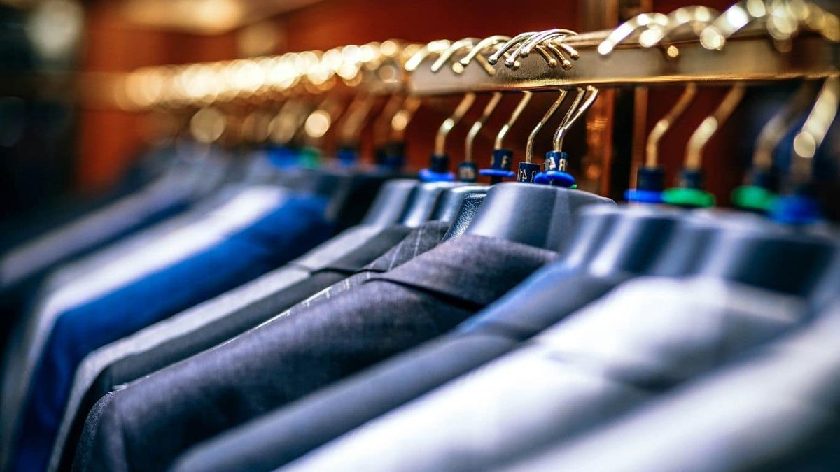 I tried helping our son Zach dress for his new real estate job by sending him a few Pinterest ideas… which somehow turned into me getting a full feed of stylish guys who look way more put together than I do! #CarynAndJeremyInTheMorning #909KCBI
hubs.ly/Q03TgqHT0