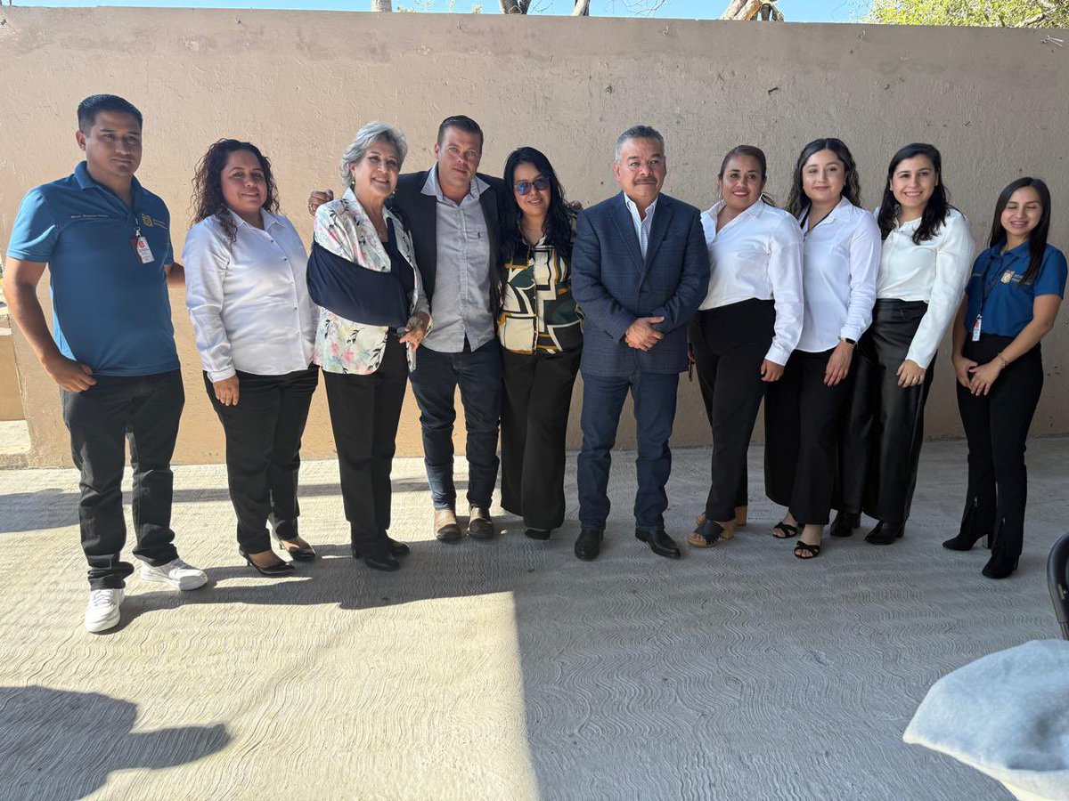 SNTE21's tweet photo. #TodosSomosUno🙋♀️
#UnoSomosTodos🙋🏻♂️
El Mtro. José Francisco Martínez Calderón, Secretario General de la Sección 21, asistió a la asamblea de constitución de la Delegación Sindical #DI350 del nivel de primarias con sede en General Treviño, https://t.co/bsS0nFvEqe