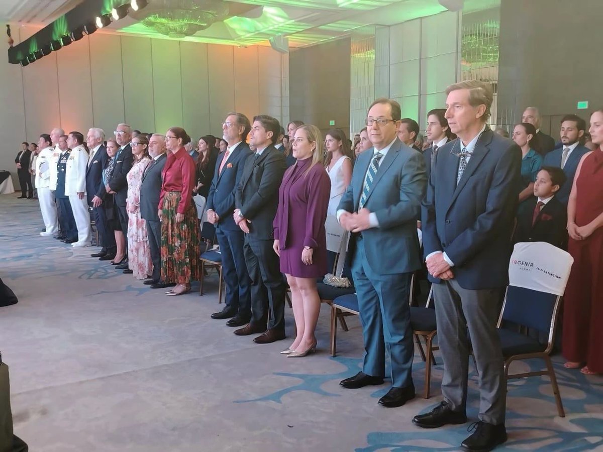 AlexaNavarreteR's tweet photo. #Casi90ConHistoria

Acompañé a @Industriasgye en la celebración de sus 89 años,homenaje dedicado a quienes impulsan el desarrollo económico del país.

Desde @SRIoficialEc , renovamos el compromiso de trabajar juntos por la formalidad, transparencia y el fortalecimiento productivo https://t.co/vc79EvQ7Jw