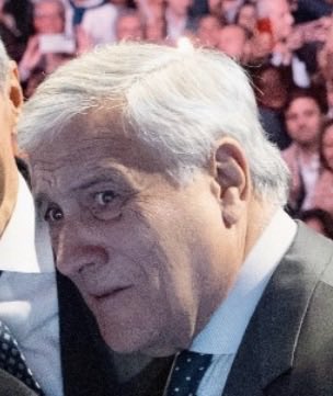 nonleggerlo tweet picture