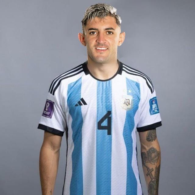 📻 <a href="/JuliRienzzi/">julian rienzzi</a> en PlanetaRacing

👉🏻 No hay laterales derechos argentinos en nivel para la selección argentina, hoy el recambio ante Angola era Kevin McAllister.

Así bajo de nivel y todo, Para mi hay que nacionalizar a Martirena y que Scaloni lo lleve al mundial.