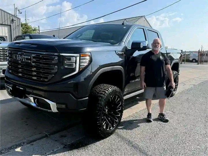 markrobert2000's tweet image. 