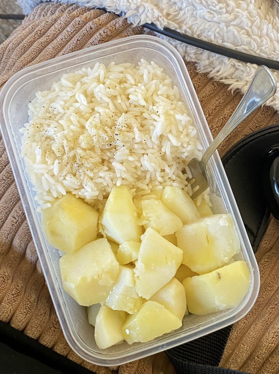 cariño se nos acabaron los macarrones con tomate hoy tenemos taylor swift para comer