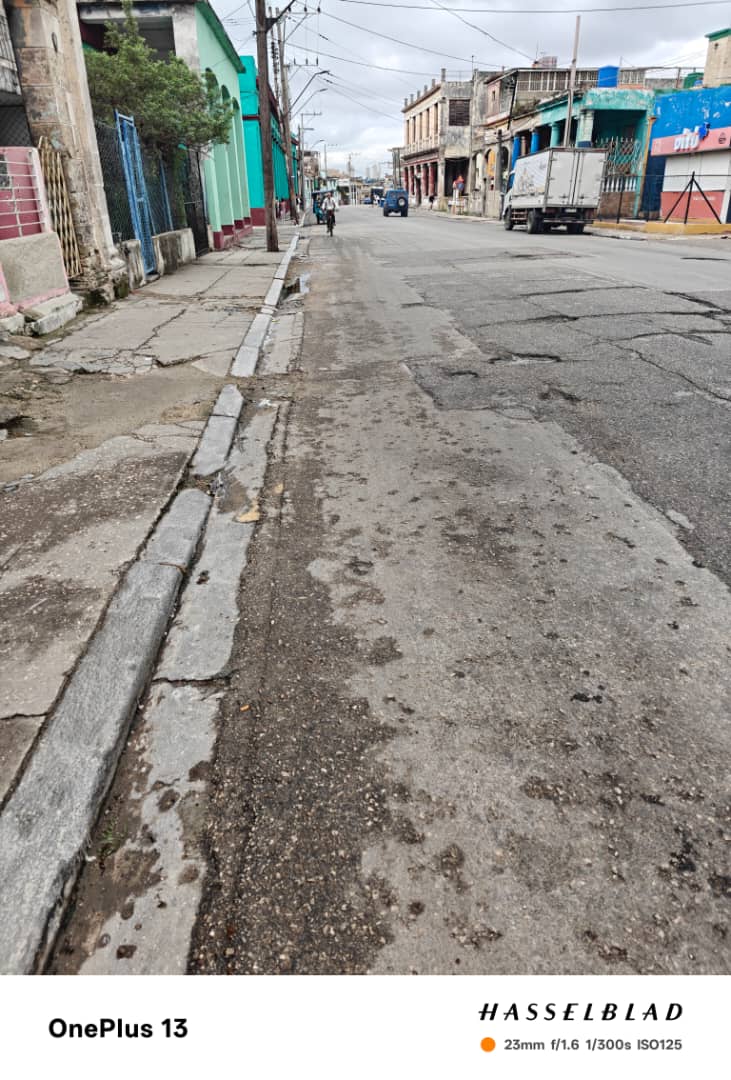 El OSDE Tabacuba Continúan hoy las labores de chapea, limpieza y pintura en la calzada de Luyano,  por las Empresas TT H Upmann y Cigarros Segundo Quincosa en el ConsejoPopularJesúsdelMonte del Municipio de 10 de octubre. #AgriculturaCubana <a href="/YdaelB/">Ydael Pérez Brito</a> <a href="/IzquierdoAlons1/">Livan Izquierdo Alonso</a> <a href="/RamnMonte1/">José Ramón Monteagudo Ruiz</a>
