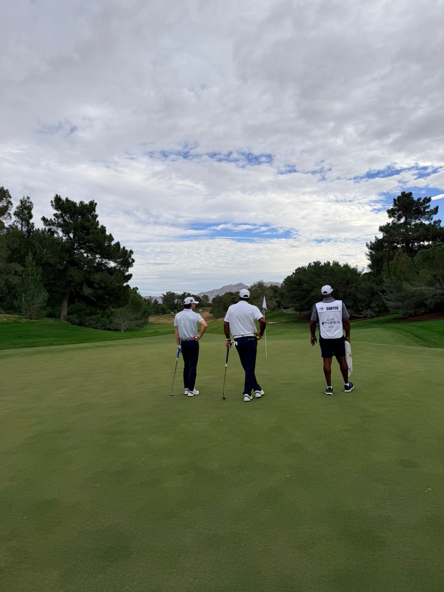 Ernie Clement and Joe Carter

Blue Jays legends