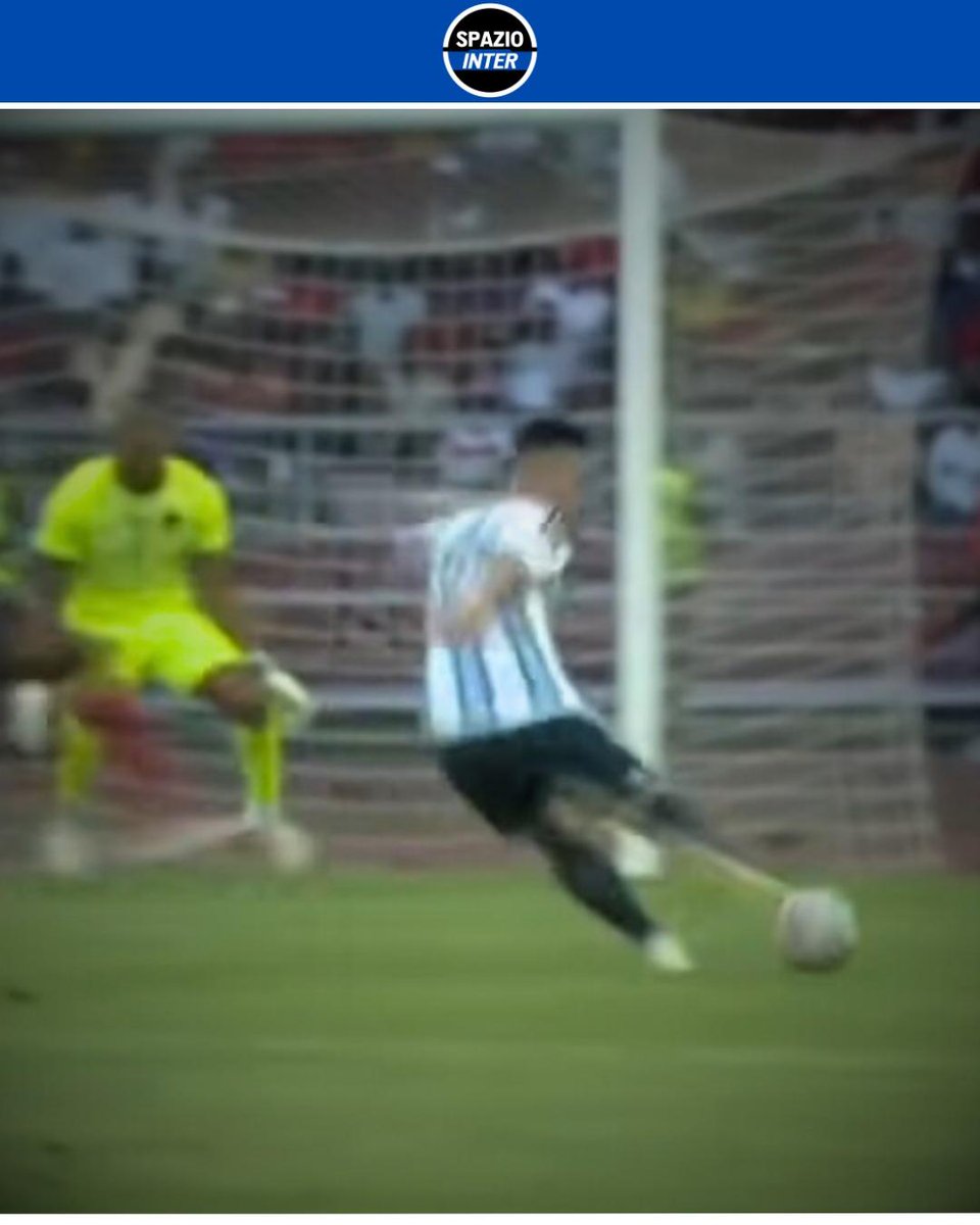 SpazioInter's tweet image. Lautaro supera Hernan Crespo😍

L&apos;attaccante nerazzurro ha giocato con la sua Argentina contro l&apos;Angola‼️

Con questa rete, il centravanti è arrivato a quota 36 gol superando Crespo nella classifica dei marcatori dell&apos;Argentina 3️⃣6️⃣

#LautaroMartinez #Argentina #SpazioInter