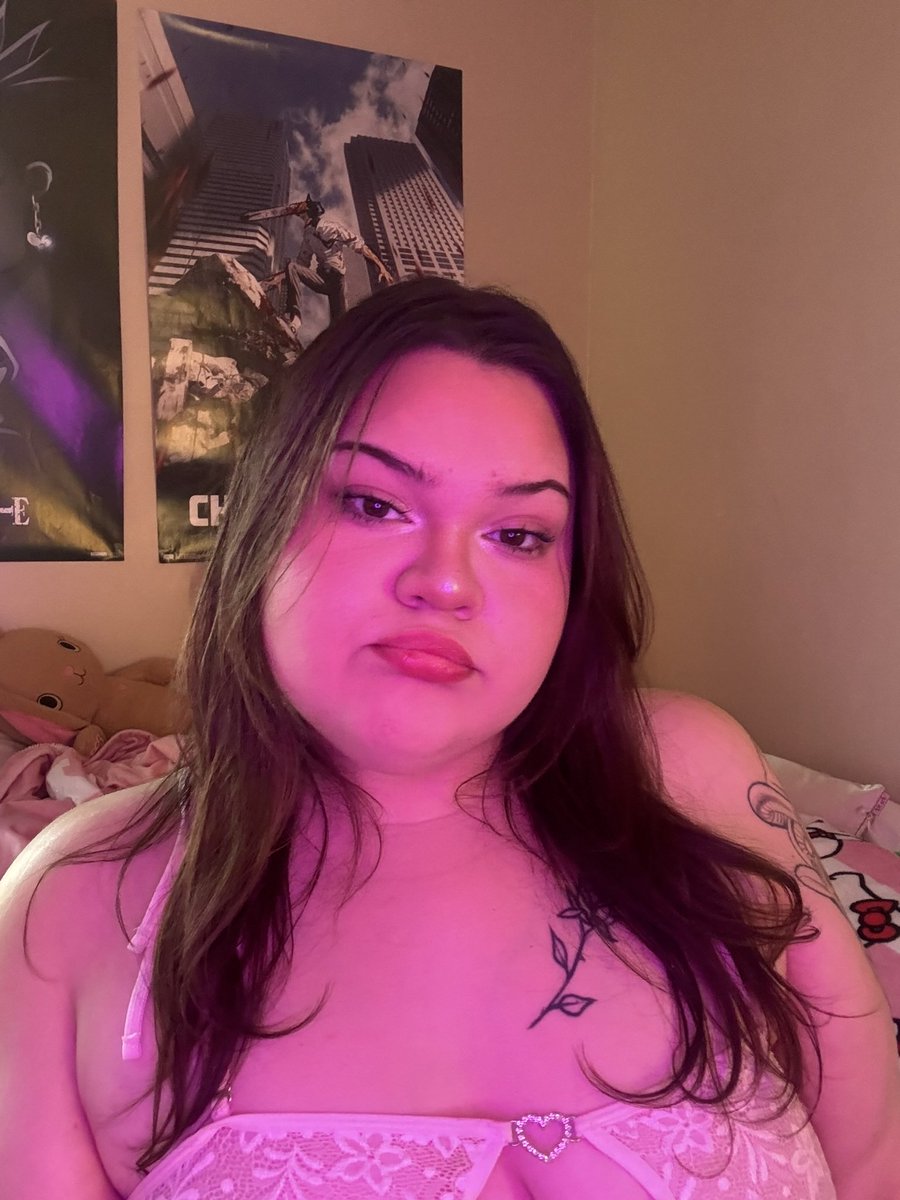 obsessedbambiii's tweet photo. I look like such a pretty pornstar here :3 <3 https://t.co/jjCwAF4R9G