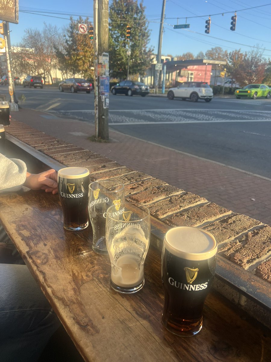 SladeLieutenant's tweet image. Happy Friday everyone enjoy the weekend