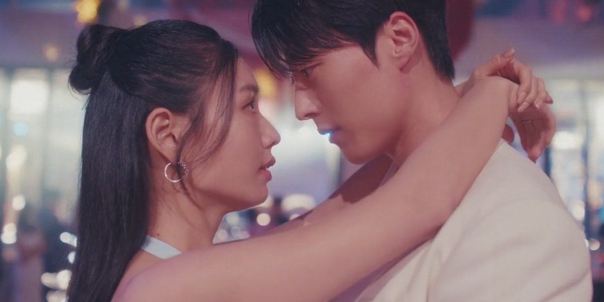 Kyra Solar tweet media