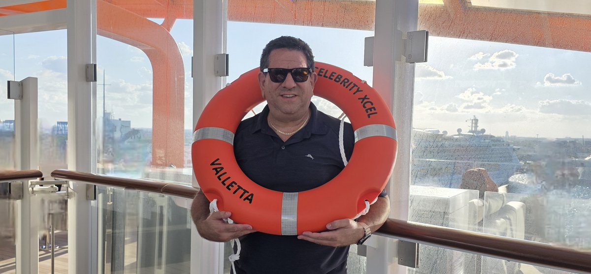 Trademark pic on <a href="/CelebrityCruise/">Celebrity Cruises</a> brand new #CelebrityXcel.