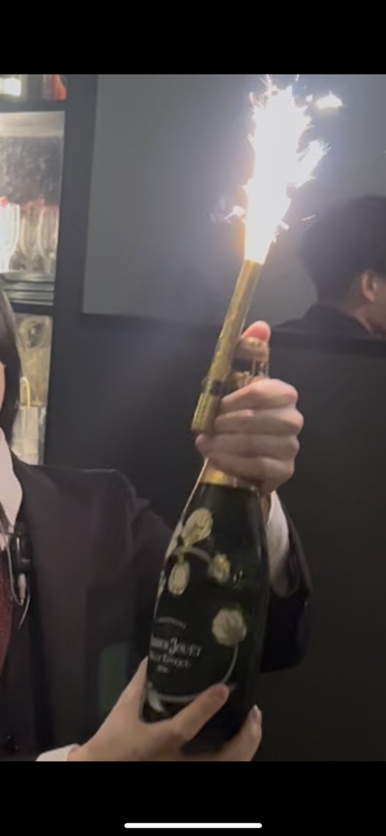 0061o2's tweet image. 火薬の匂い！