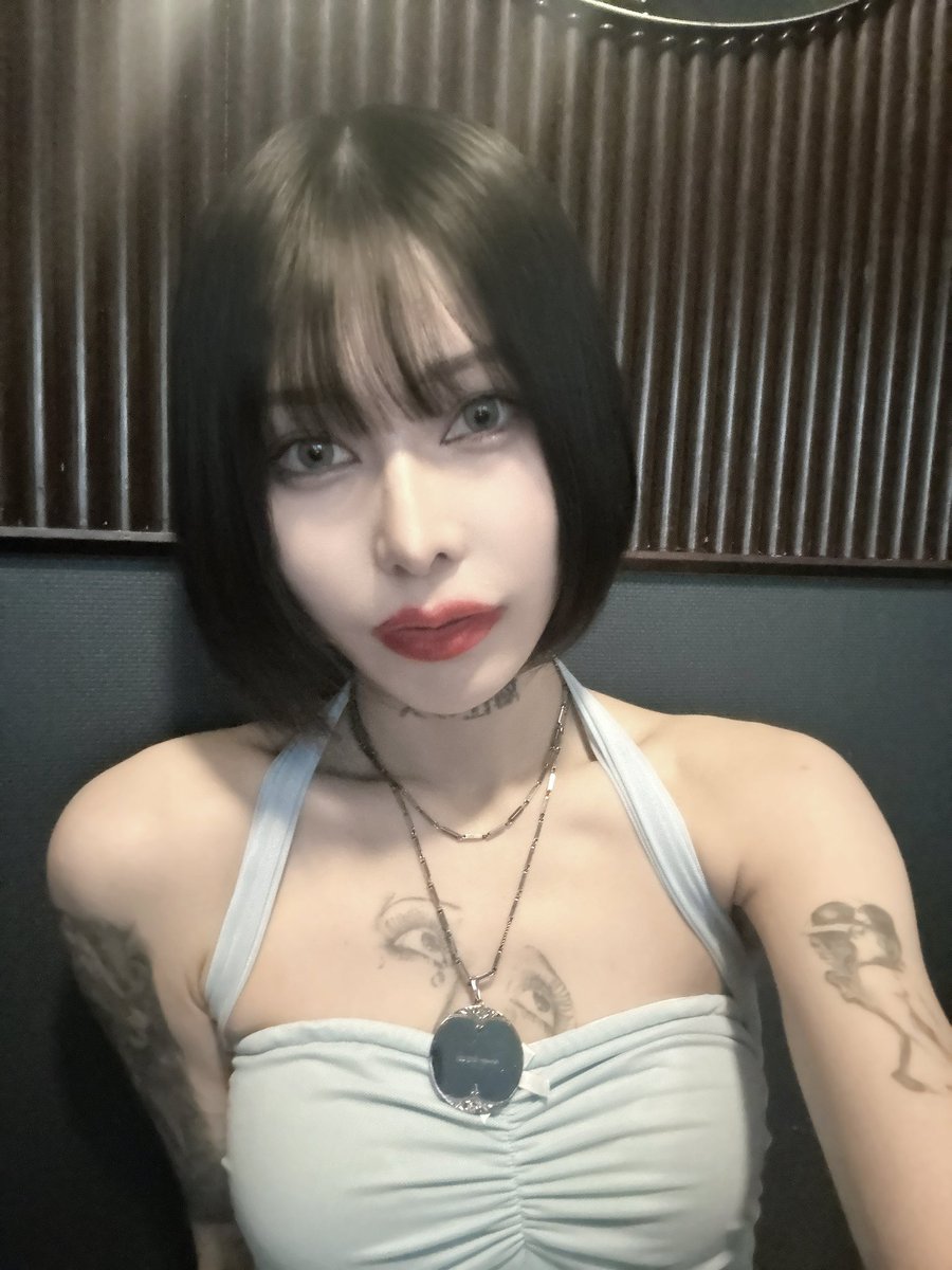 0061o2's tweet image. 火薬の匂い！