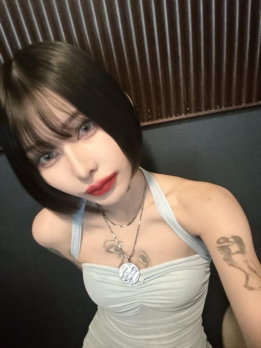 0061o2's tweet image. 火薬の匂い！