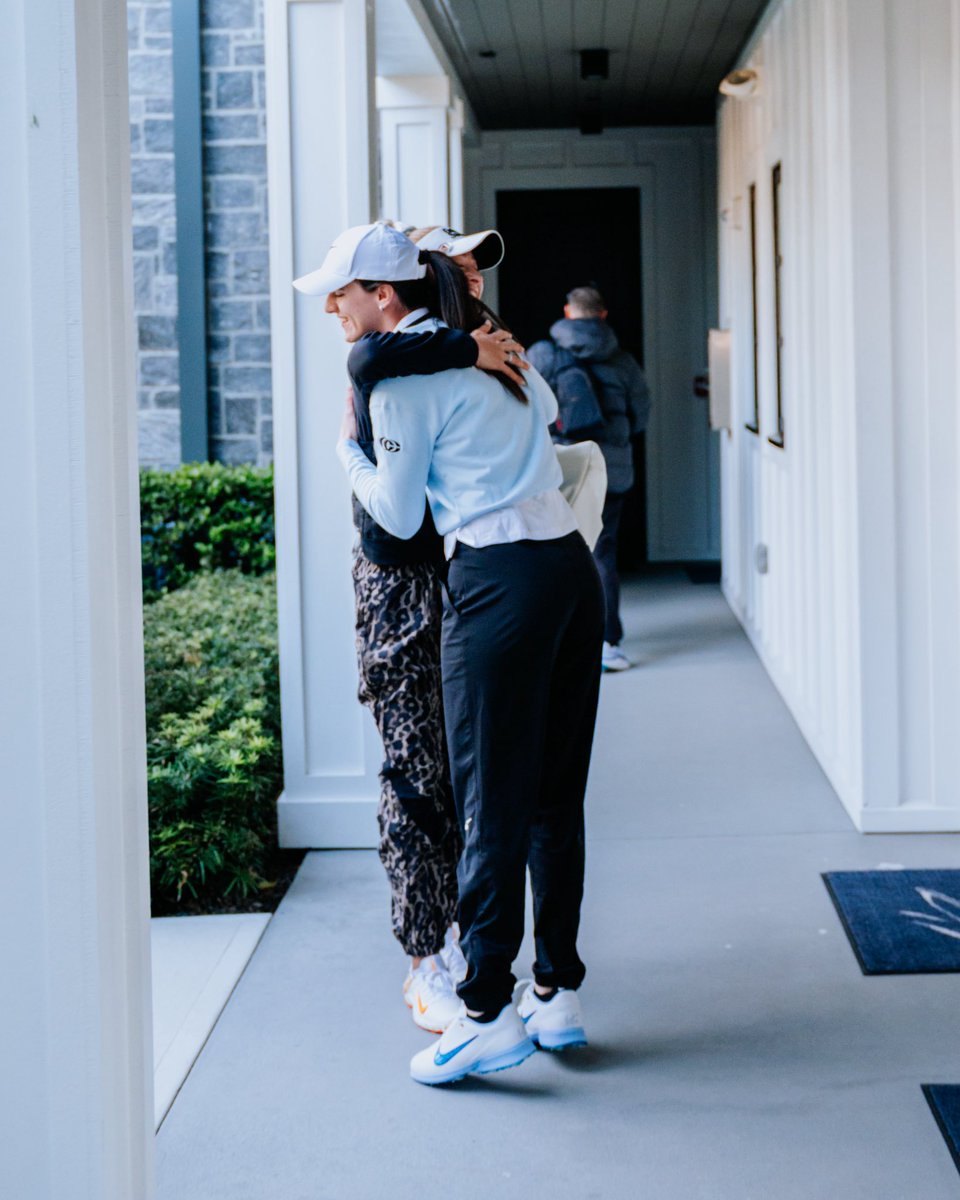 Nelly Korda gifted Caitlin Clark a pair of her Nike PE golf shoes at The Annika pro-am 🧡