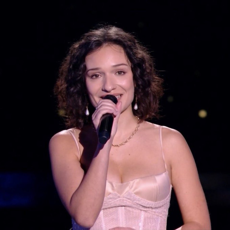 mathilde_ew_'s tweet photo. Sa voix !!! s’il vous plaît 😭
#StarAcademy https://t.co/pD1xldeWOk