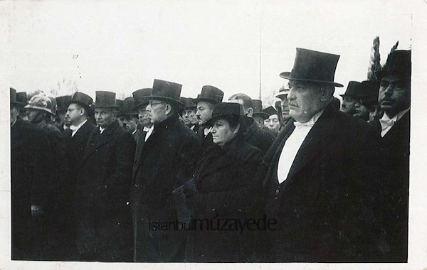 Şutladıysanız bunlar hangi milletten?