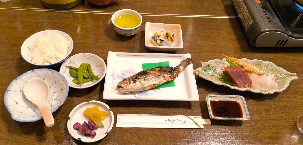 昨日のゆうはん! お宿のごはん、あんこう鍋コース。締めの雑炊まで味わい尽くしました。ごちそうさまでしたーm(_ _)m 