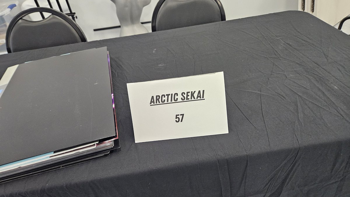 ArcticSekai's tweet photo. Setting up for his weekend convention #GSCF #GSComicFest #gardenstatecomicfest #DragonBall #Fanart #SabrinaTheTeenageWitch https://t.co/jIlu0uWsgF